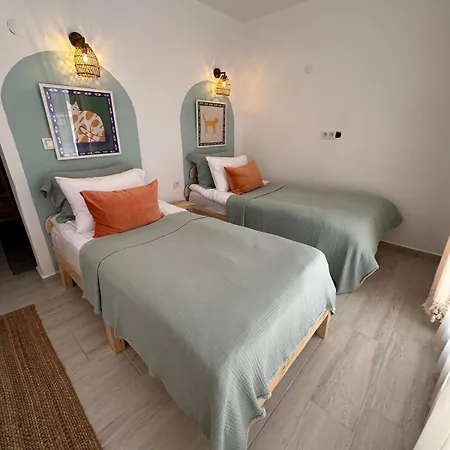 Monk Island Otel İzmir